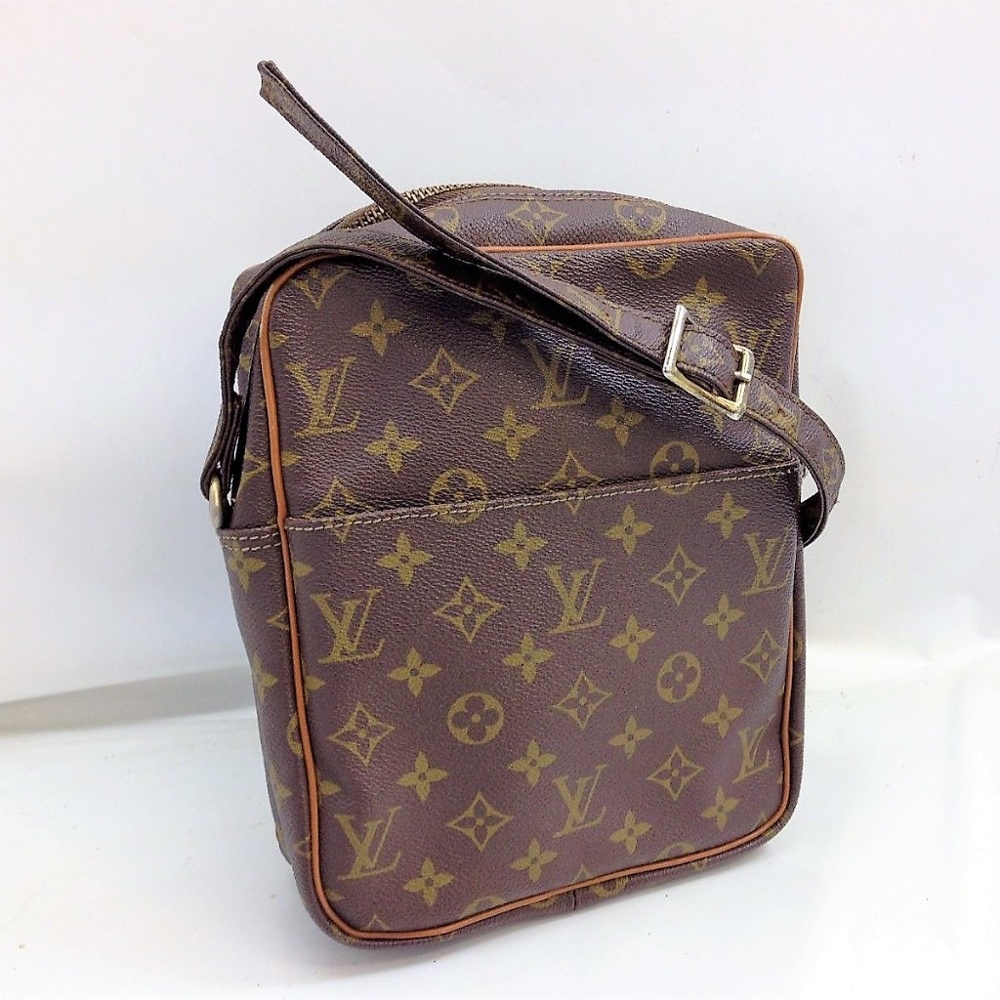 Louis Vuitton Crossbody bag Petit Shoulder leather - Picture 2 of 8